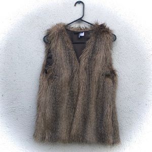 Divided faux fur vest